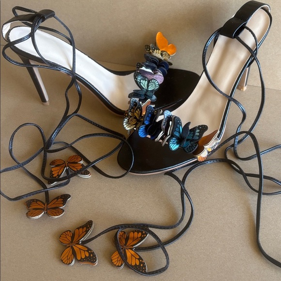🦋 black 4inch heels With 3D butterflies NWOT - Picture 5 of 8